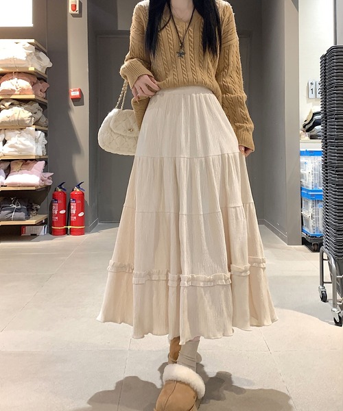 LAFFMO(ラフモ)の「ギャザーフリルベロアフレアスカート(スカート・レディース・ブラック/ベージュ/ブラウン・F)」の4枚目の写真