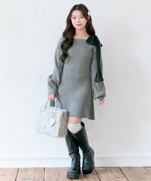 OLIVE des OLIVE(オリーブデオリーブ)の「肩リボンドロストニットワンピ(ワンピース・レディース・オフホワイト/チャコールグレー/ブラック・FREE)」の12枚目の写真