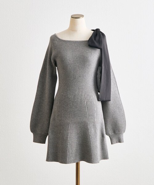 OLIVE des OLIVE(オリーブデオリーブ)の「肩リボンドロストニットワンピ(ワンピース・レディース・オフホワイト/チャコールグレー/ブラック・FREE)」の15枚目の写真