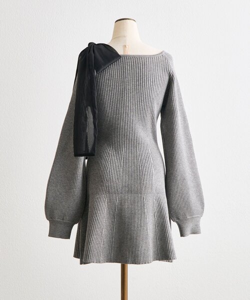 OLIVE des OLIVE(オリーブデオリーブ)の「肩リボンドロストニットワンピ(ワンピース・レディース・オフホワイト/チャコールグレー/ブラック・FREE)」の17枚目の写真