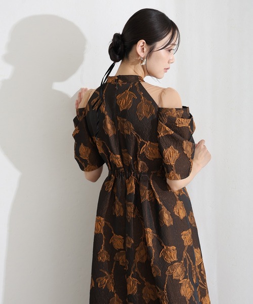 PourVous(プールヴー)の「ロング&七分袖 フォーマル オフショル風 シアータック スリーブジャガードセレモニー 結婚式 二次会 パーティー ドレス オケージョンドレス お呼ばれ 同窓会 成人式 (ドレス・レディース・ブラウン/ベージュ/ブラック・M)」の19枚目の写真