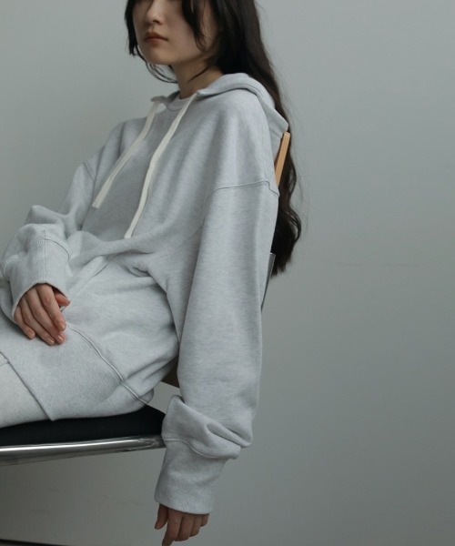 anuke（アンヌーク）の「anuke Over Sweat Parka 62520612（パーカー・レディース・ネイビー/グレー/オフホワイト・FREE）」の5枚目の写真