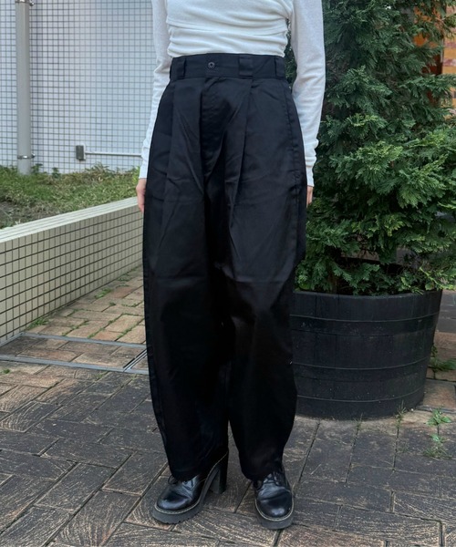 Dickies（ディッキーズ）の「Dickies/ディッキーズ コクーンワイドパンツ/バルーンワイドパンツ/ミリタリーパンツ/ユニセックス（その他パンツ・レディース・チャコールグレー/ブラック/カーキ・LARGE/MEDIUM）」の5枚目の写真