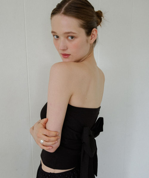 LETERIE(レテリー)の「RIBBON TIE TUBE TOP_BLACK(Tシャツ/カットソー・レディース・ブラック・FREE)」の3枚目の写真