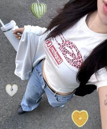 ESCAPEFROM（エスケープフロム）の「ピンクヒョウESCFロゴコラージュプリントスリムフィット半袖アイボリー（Tシャツ/カットソー）」