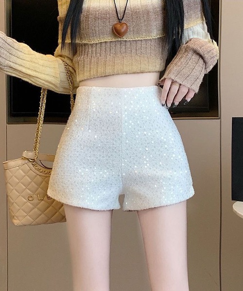 GLAMOROUS JANE(グラマラスジェーン)の「ラメツイードスパンコールショートパンツ(その他パンツ・レディース・ホワイト/ブラック・S/M)」の3枚目の写真