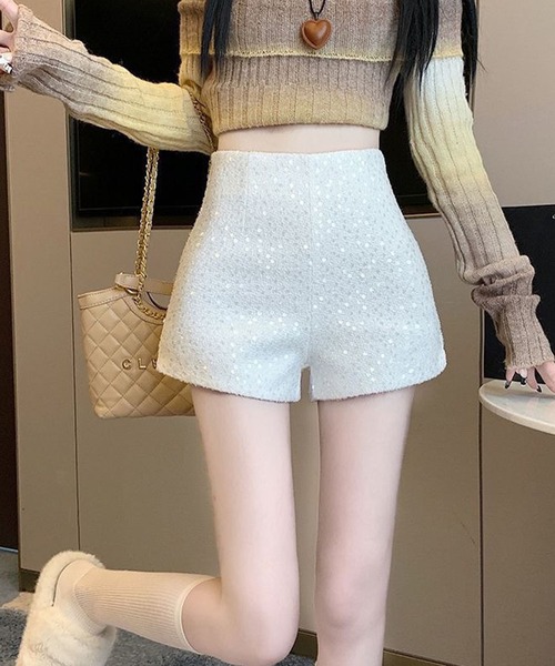 GLAMOROUS JANE(グラマラスジェーン)の「ラメツイードスパンコールショートパンツ(その他パンツ・レディース・ホワイト/ブラック・S/M)」の4枚目の写真