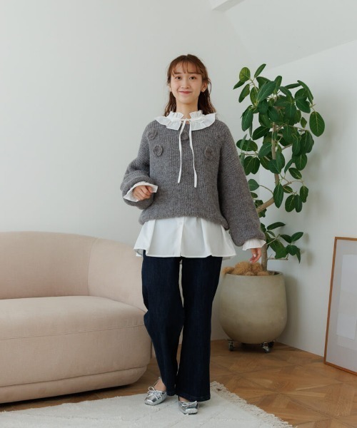 flower（フラワー）の「ウォーミングローズニット（ニット/セーター・レディース・ホワイト/グレー・FREE）」の4枚目の写真