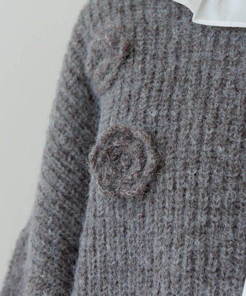 flower（フラワー）の「ウォーミングローズニット（ニット/セーター・レディース・ホワイト/グレー・FREE）」の7枚目の写真