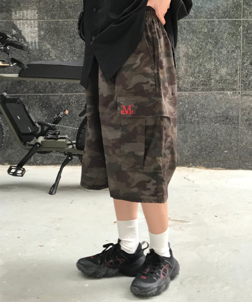 MUCENT(ムセント)の「カモカゴパンツ ミリタリー ポリエステル ナイロン バミューダ ハーフパンツ 男女共用(その他パンツ・レディース・カーキ・FREE)」の1枚目の写真