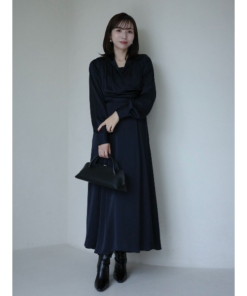 サテンオープンカラーフレアワンピース（ワンピース）｜anuans（ア