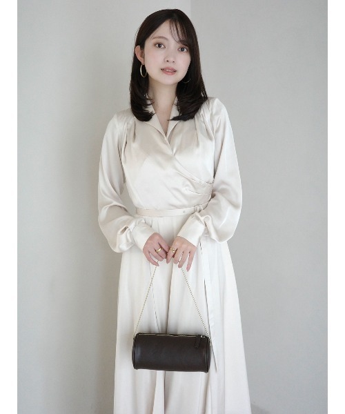 セール】サテンオープンカラーフレアワンピース（ワンピース）｜anuans