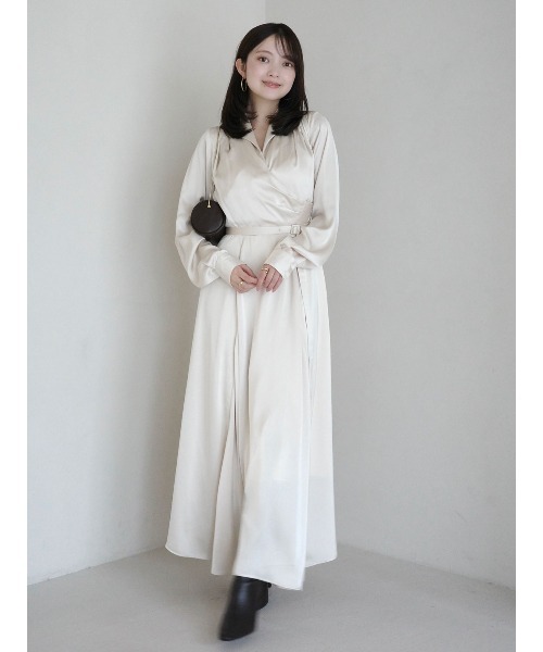 セール】サテンオープンカラーフレアワンピース（ワンピース）｜anuans