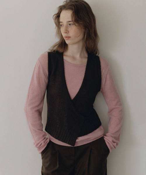 ANDNEEDS(アンドニーズ)の「Grace wrap bustier knit (brown)(ベスト・レディース・その他・FREE)」の4枚目の写真