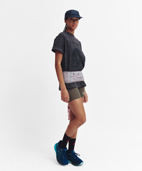 MENASOO(ミナス)の「275g Heavy Cotton Runner Graffiti Pigment T Shirt_Black(Tシャツ/カットソー・レディース・ブラック・SMALL/MEDIUM)」の8枚目の写真