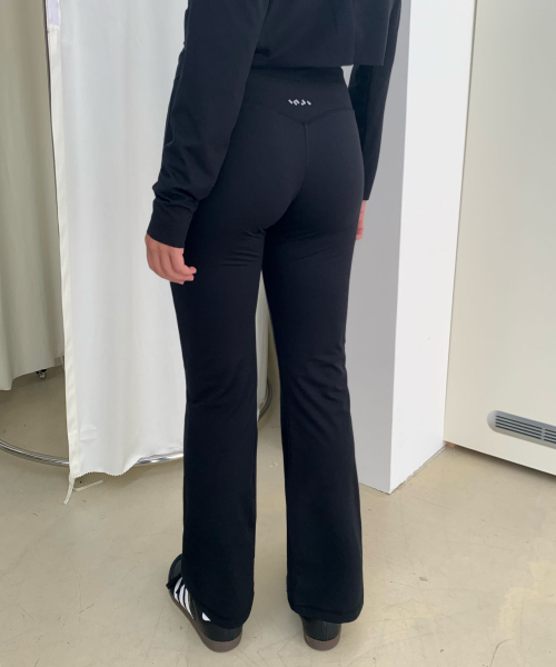 INJIACTIVE(インジアクティブ)の「バタードローストリングパンツ ブラック(スウェットパンツ・レディース・その他・SMALL/MEDIUM)」の4枚目の写真