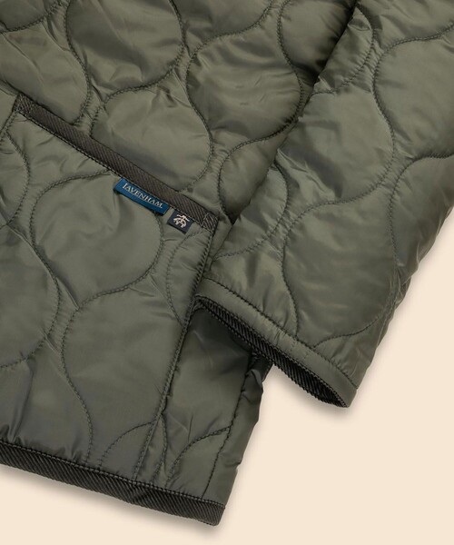 BROOKS BROTHERS（ブルックスブラザーズ）の「Brooks Brothers×LAVENHAM　デンハム　キルティングジャケット　Made in UK（その他アウター・メンズ・オリーブ/ダークネイビー・SMALL/MEDIUM/LARGE）」の15枚目の写真