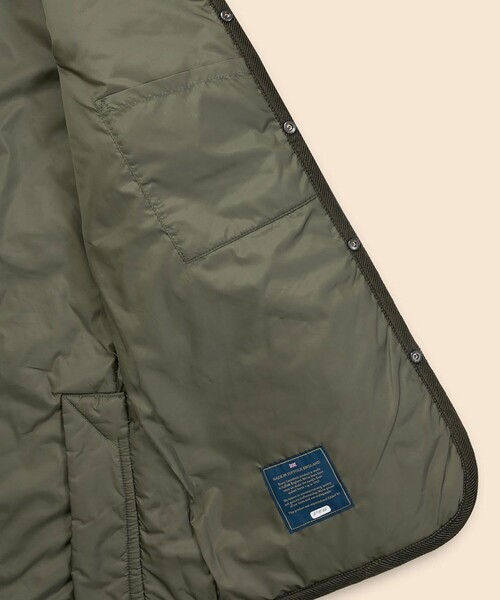 BROOKS BROTHERS（ブルックスブラザーズ）の「Brooks Brothers×LAVENHAM　デンハム　キルティングジャケット　Made in UK（その他アウター・メンズ・オリーブ/ダークネイビー・SMALL/MEDIUM/LARGE）」の3枚目の写真