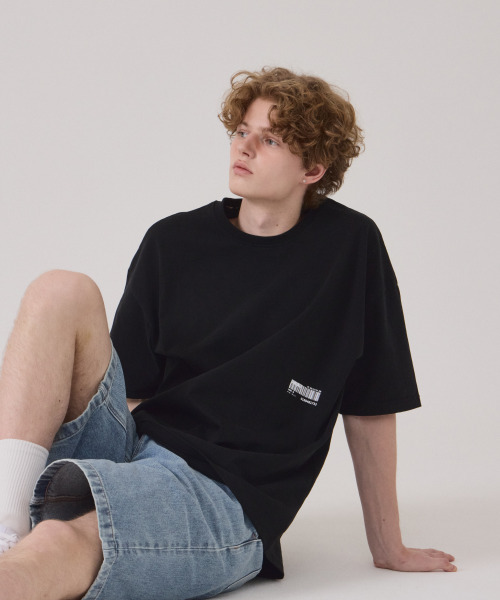 GET IT ON（ゲットイットオン）の「オーバーサイズ半袖Tシャツ_アイデンティティ（正体）ブラック（Tシャツ/カットソー・メンズ・その他・F）」の4枚目の写真