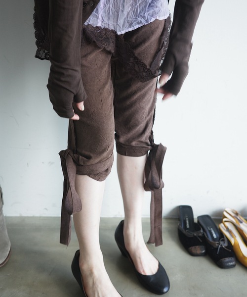 igi(イジ)の「BOW CRINKLE CAPRIS / リボンカプリパンツ(その他パンツ・レディース・ブラック/ベージュ/ピンク/ブラウン/グレー・FREE)」の4枚目の写真