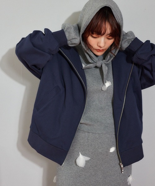 mysty woman（ミスティウーマン）の「オープンカラー裏毛フーディ 636350（パーカー・レディース・グレー/ホワイト系その他/ネイビー・FREE）」の3枚目の写真