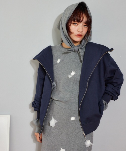 mysty woman（ミスティウーマン）の「オープンカラー裏毛フーディ 636350（パーカー・レディース・グレー/ホワイト系その他/ネイビー・FREE）」の8枚目の写真