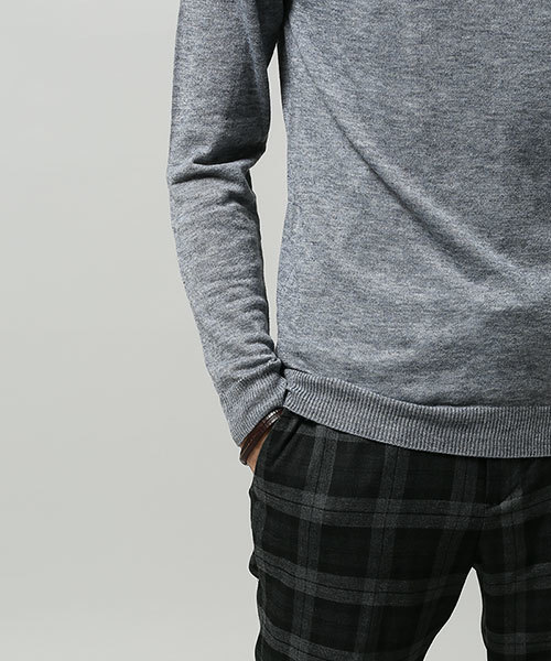 NANO universe（ナノユニバース）の「カシミヤ混タートルネックニット（ニット/セーター・メンズ・ブラック/グレー/ネイビー・LARGE/SMALL/MEDIUM）」の6枚目の写真