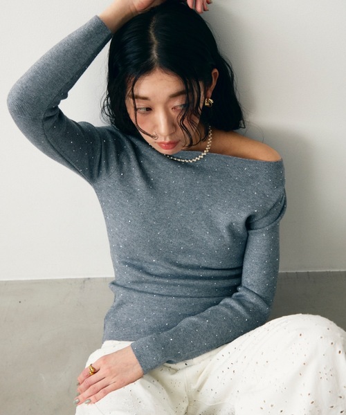 Lutim by u(ルチバイユー)の「ラメドット2WAYネックトップス(Tシャツ/カットソー・レディース・ブラック/アイボリー/グレー・FREE)」の3枚目の写真