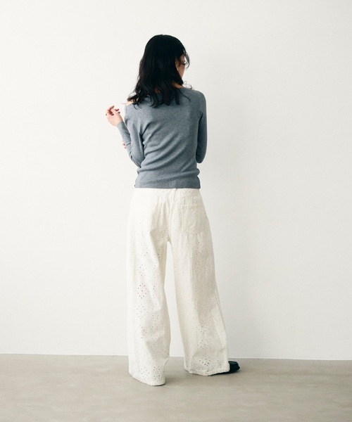 Lutim by u(ルチバイユー)の「ラメドット2WAYネックトップス(Tシャツ/カットソー・レディース・ブラック/アイボリー/グレー・FREE)」の13枚目の写真
