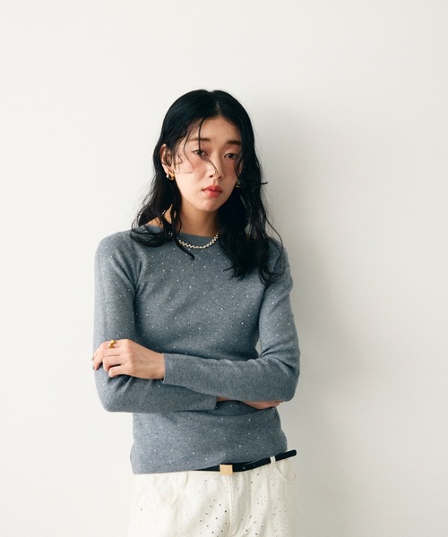 Lutim by u(ルチバイユー)の「ラメドット2WAYネックトップス(Tシャツ/カットソー・レディース・ブラック/アイボリー/グレー・FREE)」の17枚目の写真