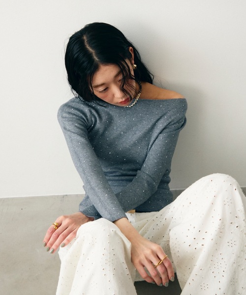 Lutim by u(ルチバイユー)の「ラメドット2WAYネックトップス(Tシャツ/カットソー・レディース・ブラック/アイボリー/グレー・FREE)」の14枚目の写真