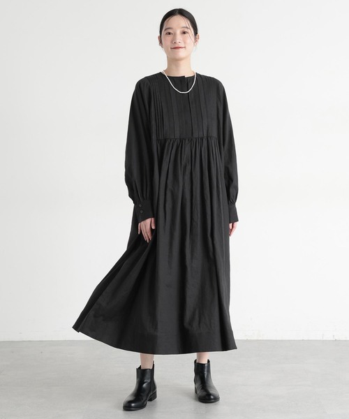 studio CLIP（スタディオクリップ）の「《natural by clip》LRピンタックワンピース[プチサイズあり]（ワンピース・レディース・ブラック/ブルー・PF/FREE）」の4枚目の写真