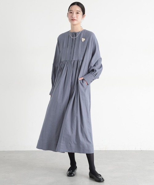 studio CLIP（スタディオクリップ）の「《natural by clip》LRピンタックワンピース[プチサイズあり]（ワンピース・レディース・ブラック/ブルー・PF/FREE）」の10枚目の写真