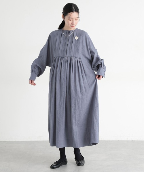 studio CLIP（スタディオクリップ）の「《natural by clip》LRピンタックワンピース[プチサイズあり]（ワンピース・レディース・ブラック/ブルー・PF/FREE）」の11枚目の写真