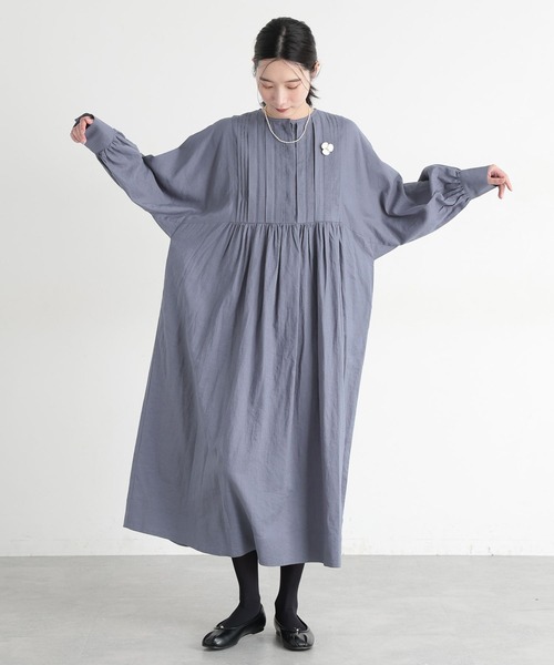 studio CLIP（スタディオクリップ）の「《natural by clip》LRピンタックワンピース[プチサイズあり]（ワンピース・レディース・ブラック/ブルー・PF/FREE）」の13枚目の写真