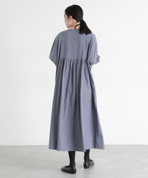 studio CLIP（スタディオクリップ）の「《natural by clip》LRピンタックワンピース[プチサイズあり]（ワンピース・レディース・ブラック/ブルー・PF/FREE）」の15枚目の写真