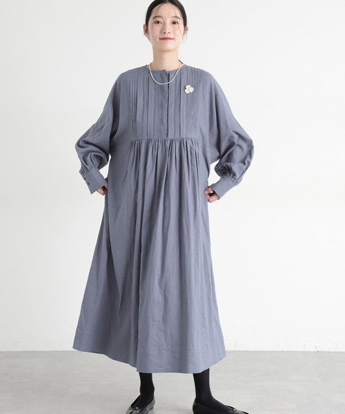 studio CLIP（スタディオクリップ）の「《natural by clip》LRピンタックワンピース[プチサイズあり]（ワンピース・レディース・ブラック/ブルー・PF/FREE）」の20枚目の写真