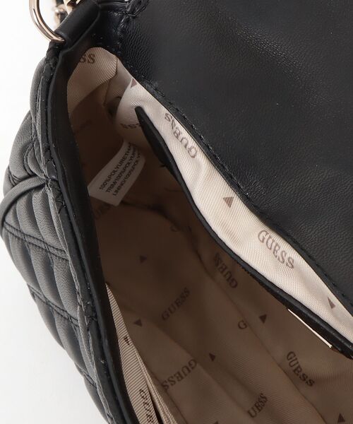 Guess（ゲス）の「GIULLY Ii Top Handle Flap ハンドバッグ  （ハンドバッグ・レディース・オフホワイト/ブラック・ONE SIZE）」の17枚目の写真
