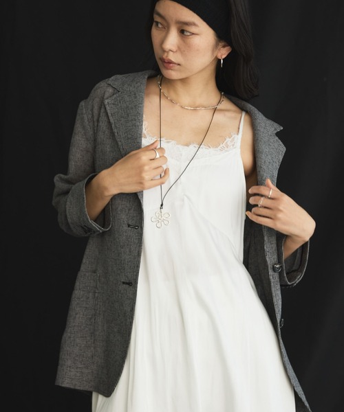 Doux archives(ドゥアルシーヴ)の「ヴィンテージサテンレースキャミ(シャツ/ブラウス・レディース・オフホワイト/ブラック/アイボリー・FREE)」の4枚目の写真