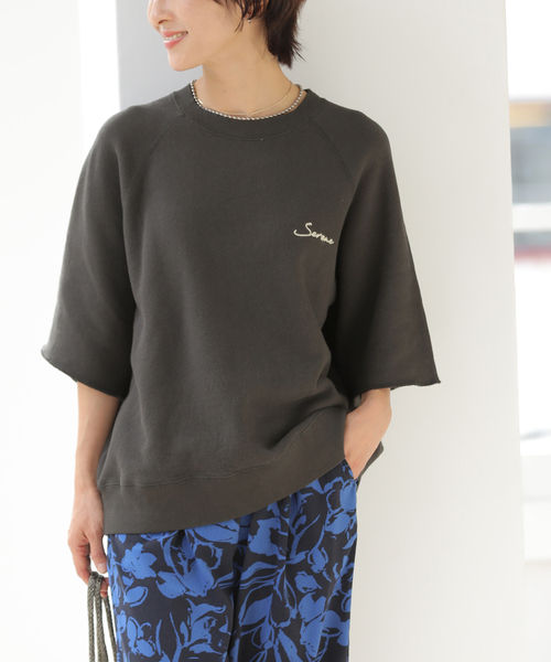 JOURNAL STANDARD relume（ジャーナルスタンダード　レリューム）の「ハーフスリーブ刺繍ロゴスウェット（スウェット・レディース・ネイビー/ブラック系その他/グレー・FREE）」の2枚目の写真