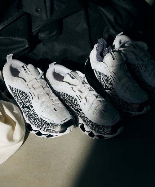 MIZUNO（ミズノ　）の「WAVE PROPHECY 13.2　D1GA261304（スニーカー・メンズ・ホワイト・27.5cm/27.0cm/26.5cm/26.0cm/28.0cm/25.5cm/23.5cm/24.0cm/24.5cm/28.5cm/23.0cm/25.0cm/29.0cm）」の8枚目の写真