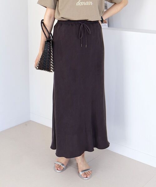 le.coeur blanc(ルクールブラン)の「キュプラナロースカート(スカート・レディース・チャコールグレー/モカ/カーキブラウン/ブラック・36/38)」の3枚目の写真