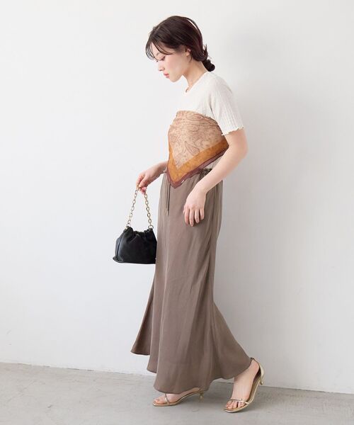 le.coeur blanc(ルクールブラン)の「キュプラナロースカート(スカート・レディース・チャコールグレー/モカ/カーキブラウン/ブラック・36/38)」の10枚目の写真