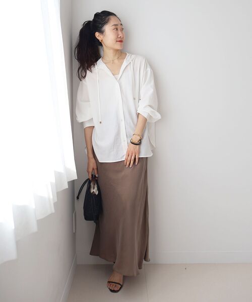 le.coeur blanc(ルクールブラン)の「キュプラナロースカート(スカート・レディース・チャコールグレー/モカ/カーキブラウン/ブラック・36/38)」の14枚目の写真