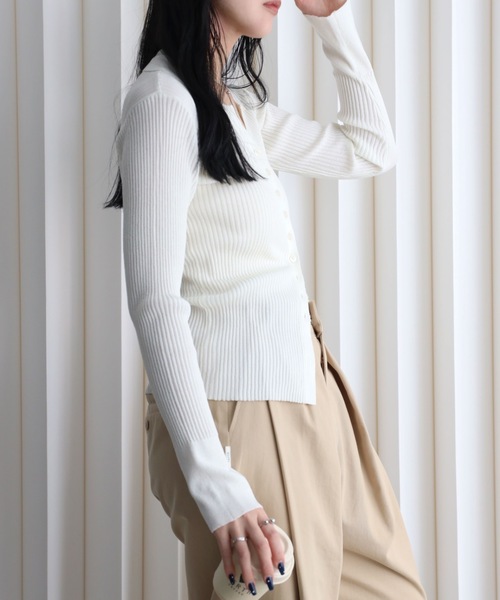 YENNA(イェンナ)の「襟付きVネックリブニットカーディガン(カーディガン/ボレロ・レディース・ブラウン/グレー/ブラック/アイボリー・FREE)」の9枚目の写真