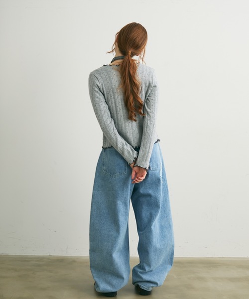 Crisp(クリスプ)の「バイカラーメロウVネックカーディガン(カーディガン/ボレロ・レディース・グレー/ホワイト・FREE)」の13枚目の写真