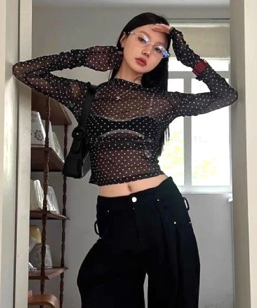 SHEENA(シーナ)の「ドット柄シアートップス(Tシャツ/カットソー・レディース・ブラック・M)」の6枚目の写真
