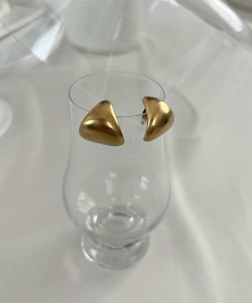 CEMONEMO(セモネモ)の「【金属アレルギー対応】 マット メタル ボリューム ピアス / サージカルステンレス(ピアス(両耳用)・レディース・ゴールド系その他/ゴールド・FREE)」の8枚目の写真