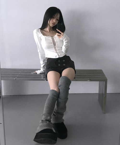 THEAIRTOWN(ジエアタウン)の「milk lace cross crop top(Tシャツ/カットソー・レディース・ブラック/ホワイト・FREE)」の6枚目の写真