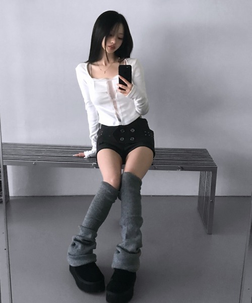 THEAIRTOWN(ジエアタウン)の「milk lace cross crop top(Tシャツ/カットソー・レディース・ブラック/ホワイト・FREE)」の5枚目の写真